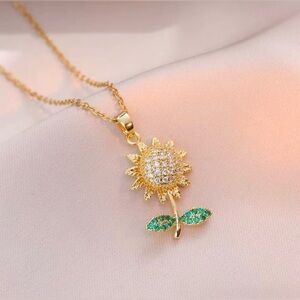 Gold and Green Floral Pendant Necklace